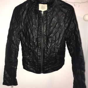 Fitted leather jacket by Esley